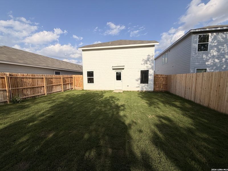 Exterior details and patio area of a home in Torian Village, San Antonio (Image 23).