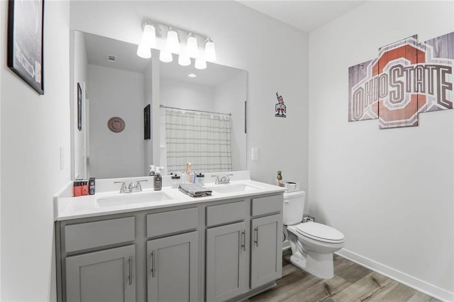 Furnished interior view inside a new home in Rosewood Lake Estates, Hoschton (Image 46). Furnished interior view inside a new home in Rosewood Lake Estates, Hoschton (Image 46).