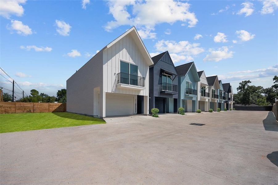 Exterior details and patio area of a home in , Houston (Image 4).