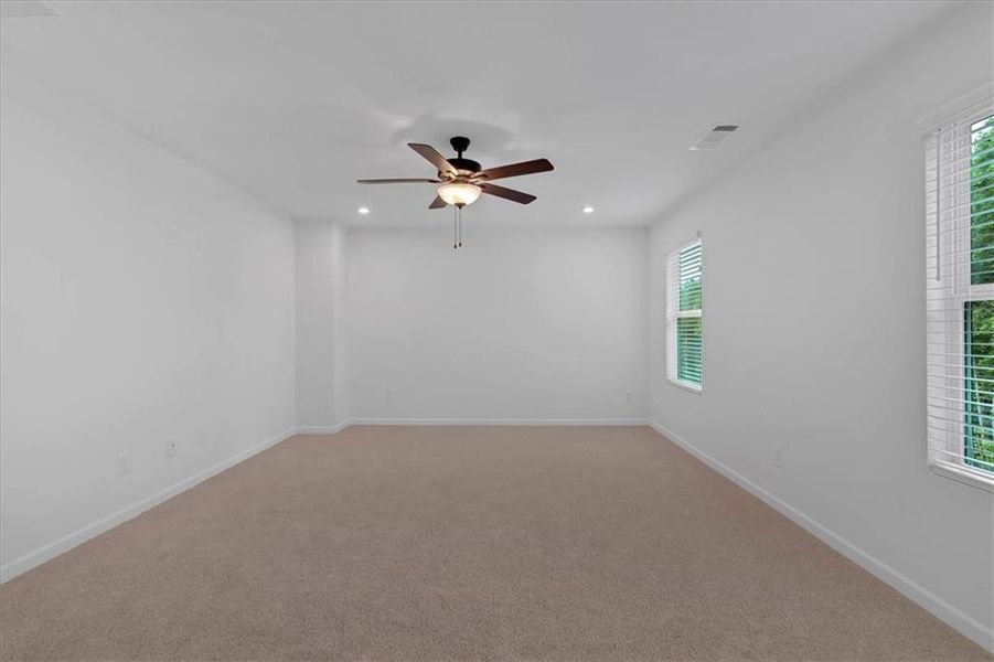 Spacious, unfurnished interior of a new home in Meadow Pines, Dallas (Image 19).