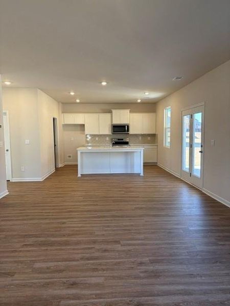 Spacious, unfurnished interior of a new home in Jackson Landing, Jefferson (Image 8).