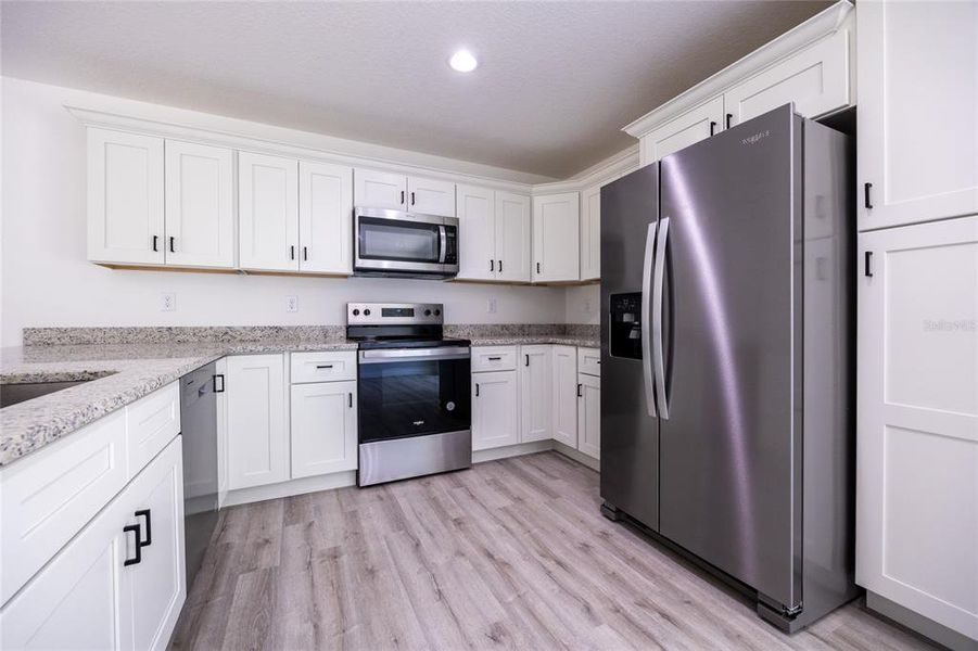 Furnished interior view inside a new home in , Ocklawaha (Image 8).