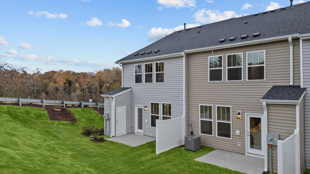 Highly desirable exterior with refined craftsmanship in a reputable neighborhood Highly desirable exterior with refined craftsmanship in a reputable neighborhood