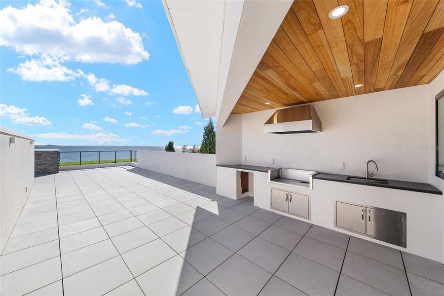 Exterior details and patio area of a home in , Tampa (Image 30).