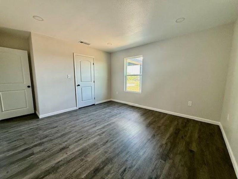 Spacious, unfurnished interior of a new home in , Honey Grove (Image 15).