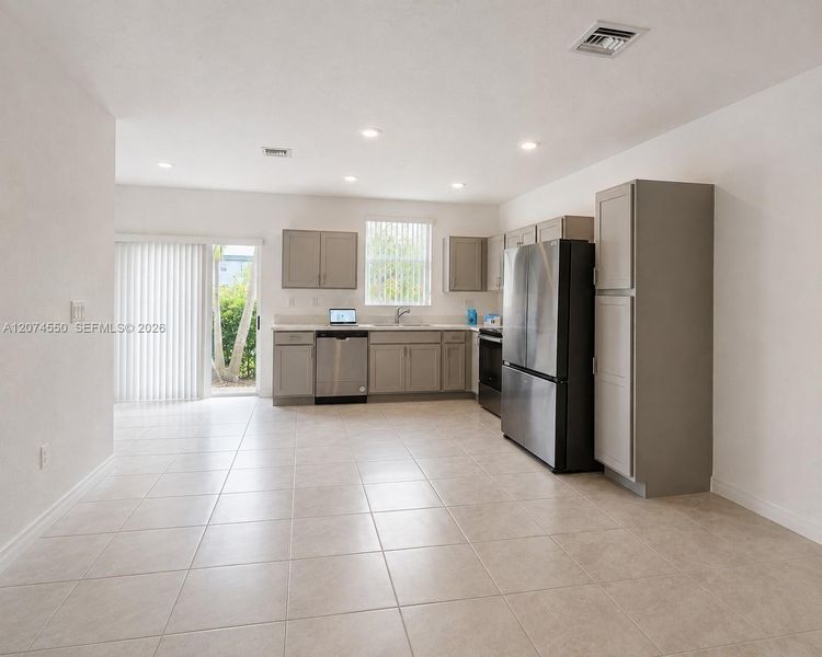Furnished interior view inside a new home in , Pompano Beach (Image 5).