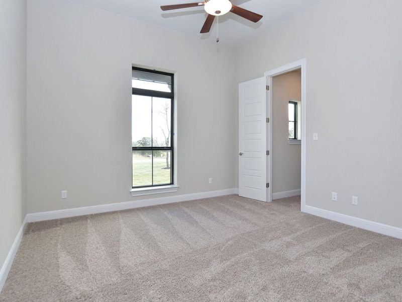 Representative unfurnished interior of a home built from the Madera II by Giddens Homes in Scofield Farms Estates, Georgetown (Image 291).