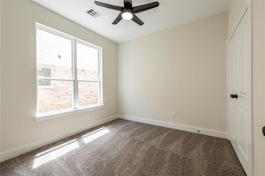 Spacious, unfurnished interior of a new home in , Santa Fe (Image 15).