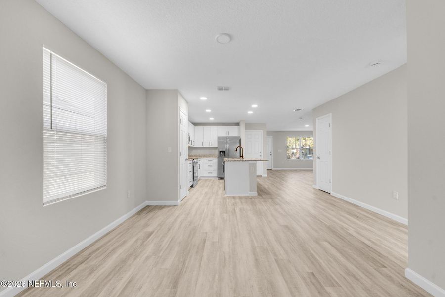 Spacious, unfurnished interior of a new home in , Jacksonville (Image 26).