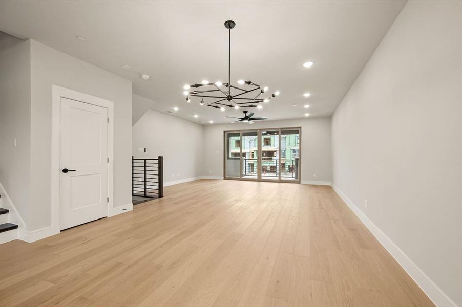 Whether it's grand dinner parties or cozy family meals, this dining room fits all occasions!