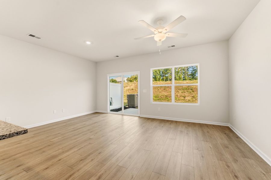 Spacious, unfurnished interior of a new home in Edwards Station, Taylors (Image 17).