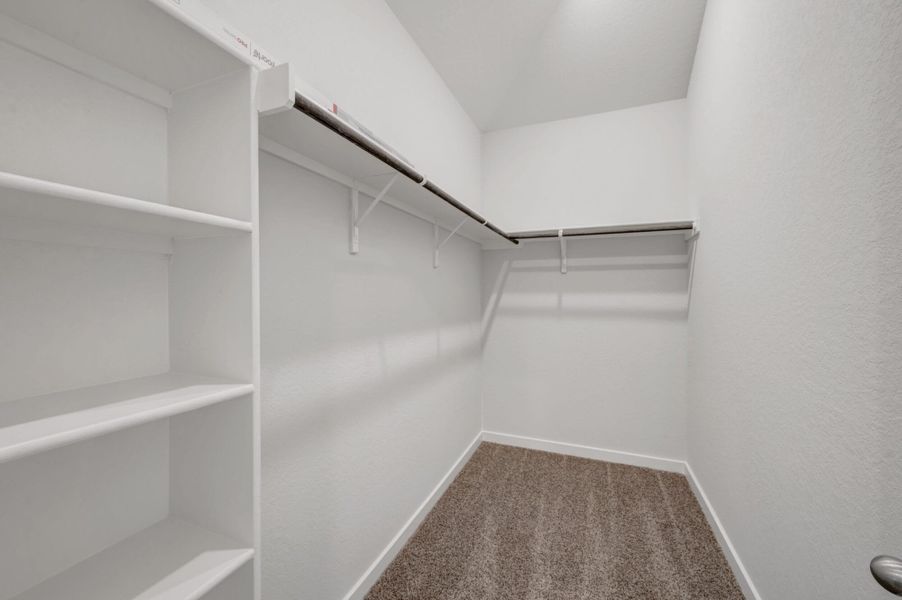 Spacious, unfurnished interior of a new home in The Meadows at Hunters Ranch, San Antonio (Image 39).