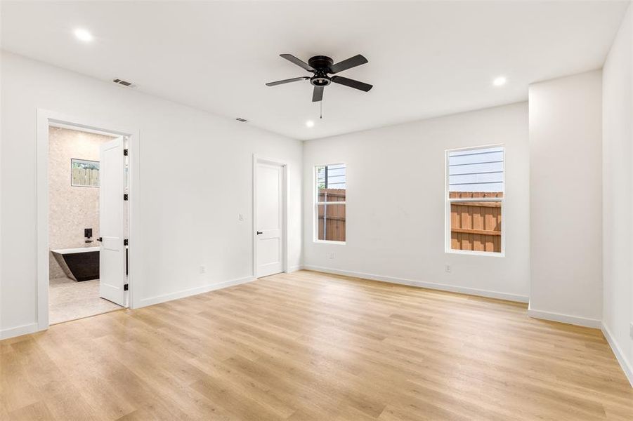 Spacious, unfurnished interior of a new home in , Dallas (Image 16).