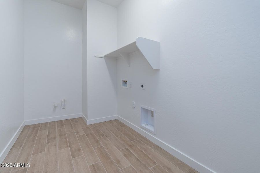 Tri Pointe Blossom Rock 492 - Laundry-1M