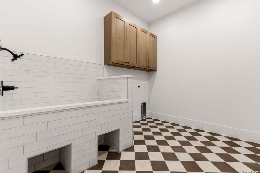 Image 43 of a home in .