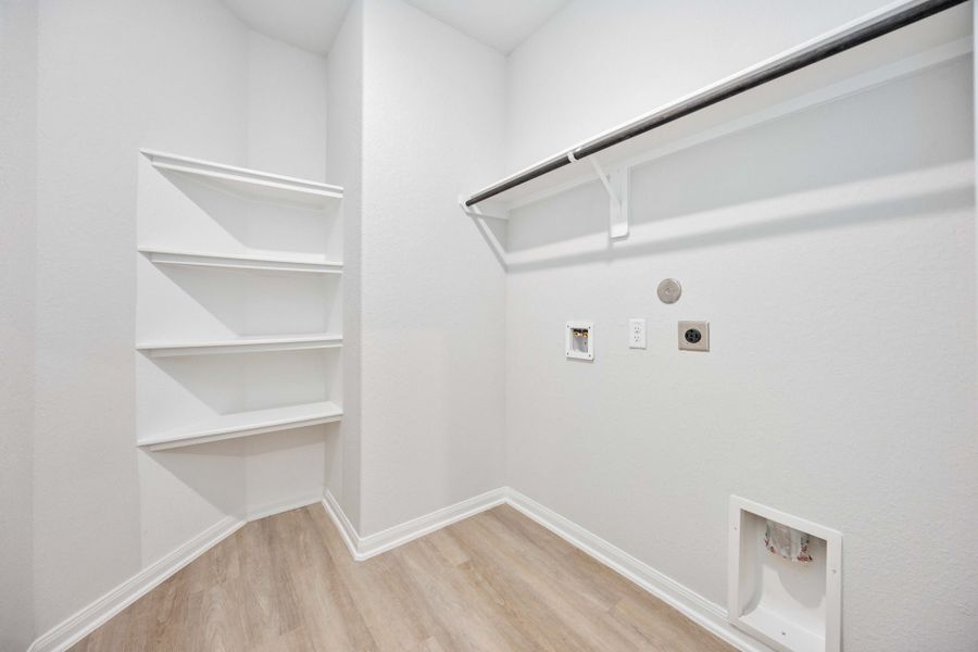 8407 Black Pearl Ct - Wilson - Primary Closet