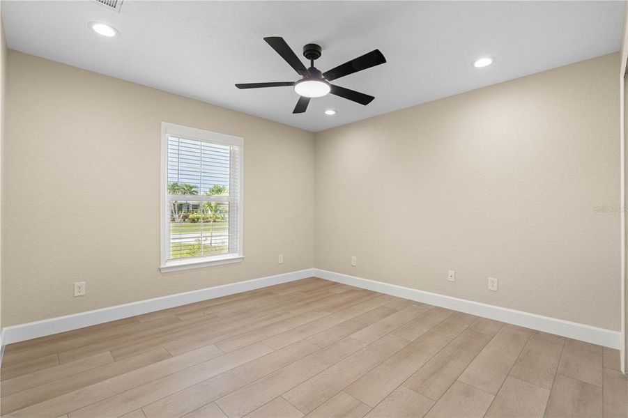 Spacious, unfurnished interior of a new home in , Englewood (Image 31).