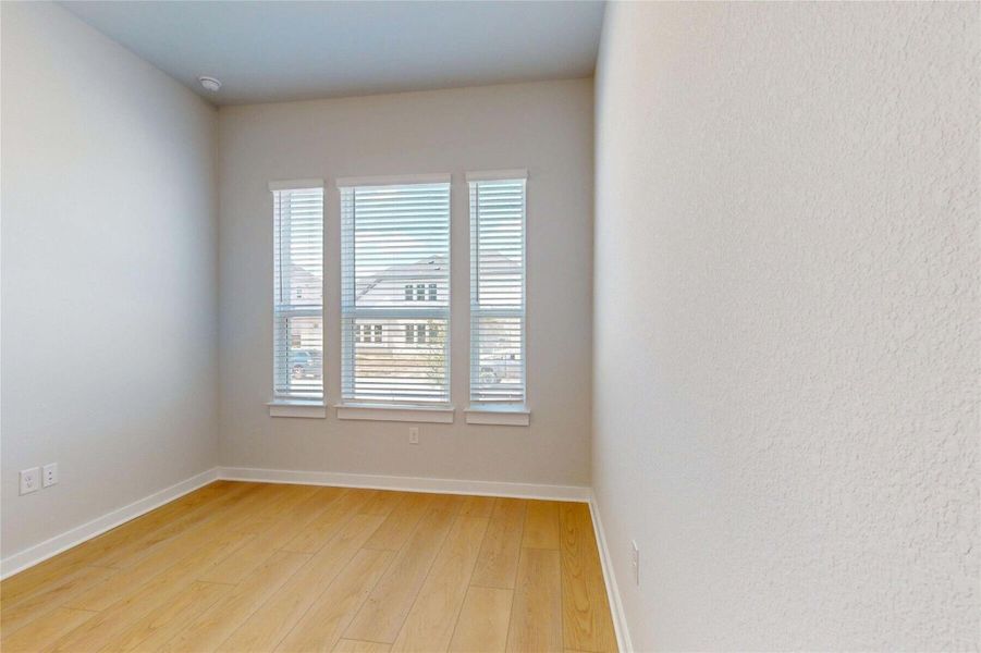 Spacious, unfurnished interior of a new home in Cedar Brook, Leander (Image 24).