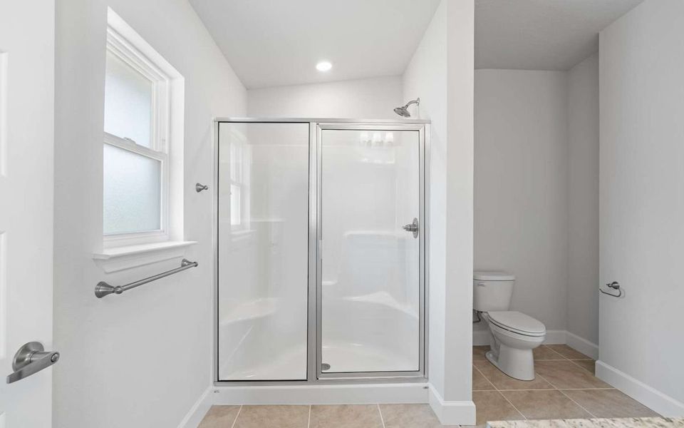 Representative furnished interior of a home built from the Plan 1539 by Adams Homes in Rolling Hills, Bell (Image 8). Representative furnished interior of a home built from the Plan 1539 by Adams Homes in Rolling Hills, Bell (Image 8).