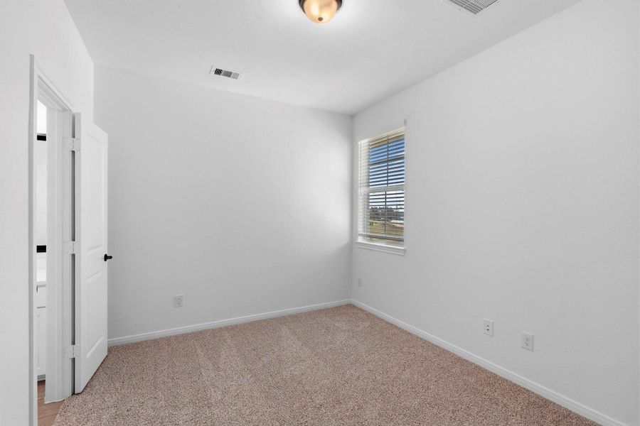 Spacious, unfurnished interior of a new home in Woodforest, Montgomery (Image 19).