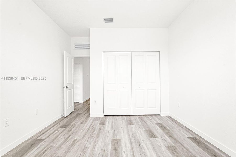 Spacious, unfurnished interior of a new home in , Miami (Image 51).