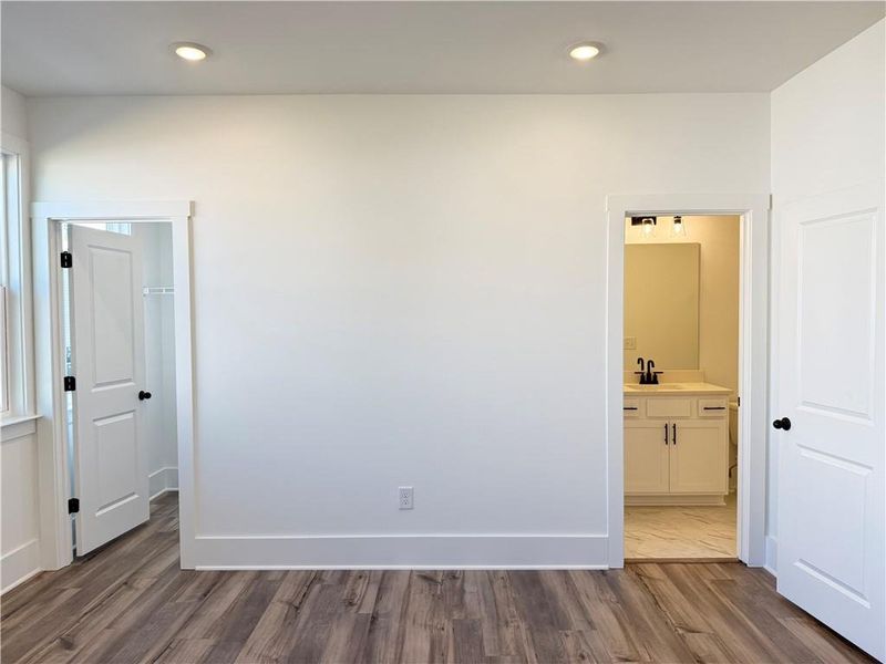 Spacious, unfurnished interior of a new home in Park Vue, Atlanta (Image 49).