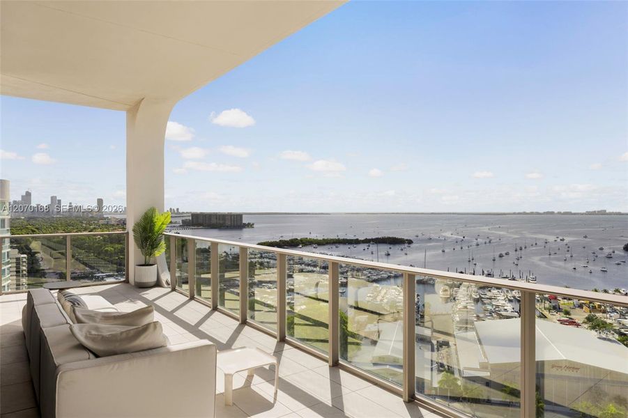 Condo located in Miami, FL showcasing its design and architecture (Image 3). Condo located in Miami, FL showcasing its design and architecture (Image 3).