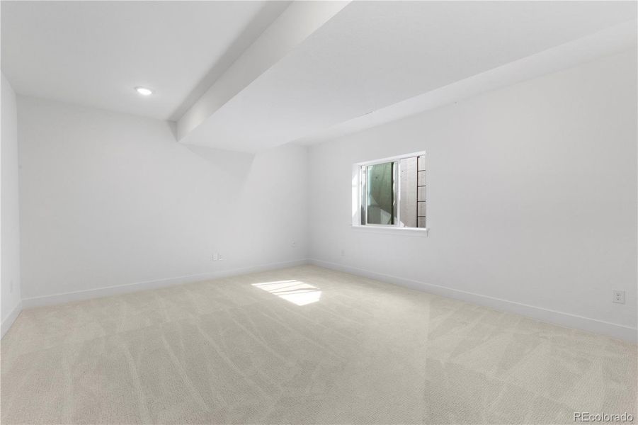 Spacious, unfurnished interior of a new home in Montaine, Castle Rock (Image 16).