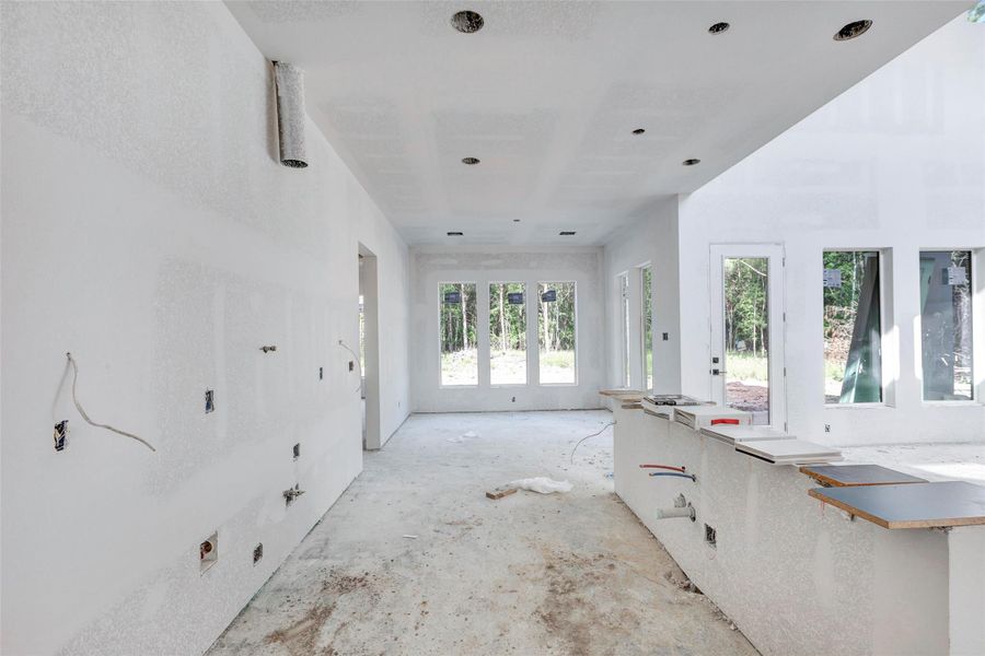 Bright and open kitchen are with soaring vaulted ceilngs. Bright and open kitchen are with soaring vaulted ceilngs.