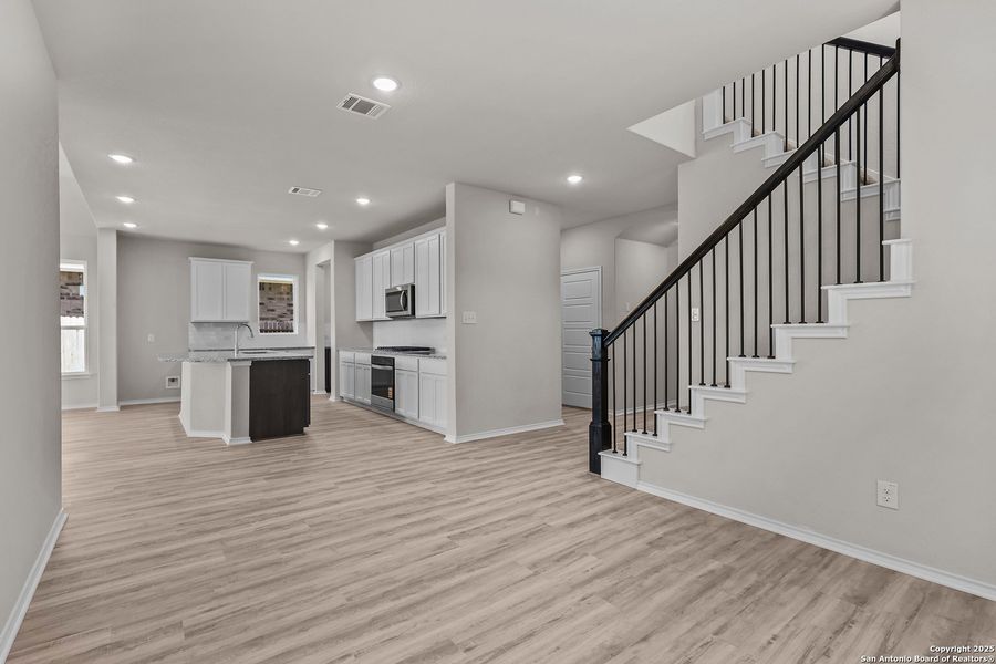 Spacious, unfurnished interior of a new home in Stillwater Ranch 45', San Antonio (Image 17). Spacious, unfurnished interior of a new home in Stillwater Ranch 45', San Antonio (Image 17).