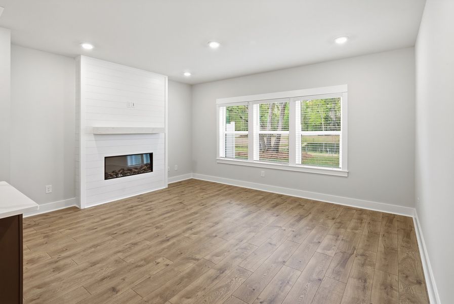 Representative unfurnished interior of a home built from the Maxwell by Beazer Homes in Ashley Walk Townes, Charleston (Image 14).