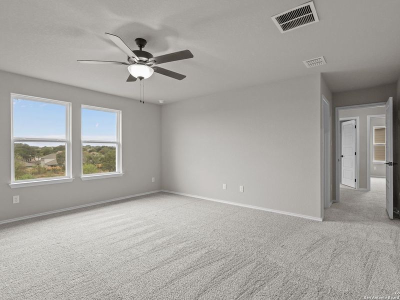 Spacious, unfurnished interior of a new home in Royal Crest, San Antonio (Image 25).