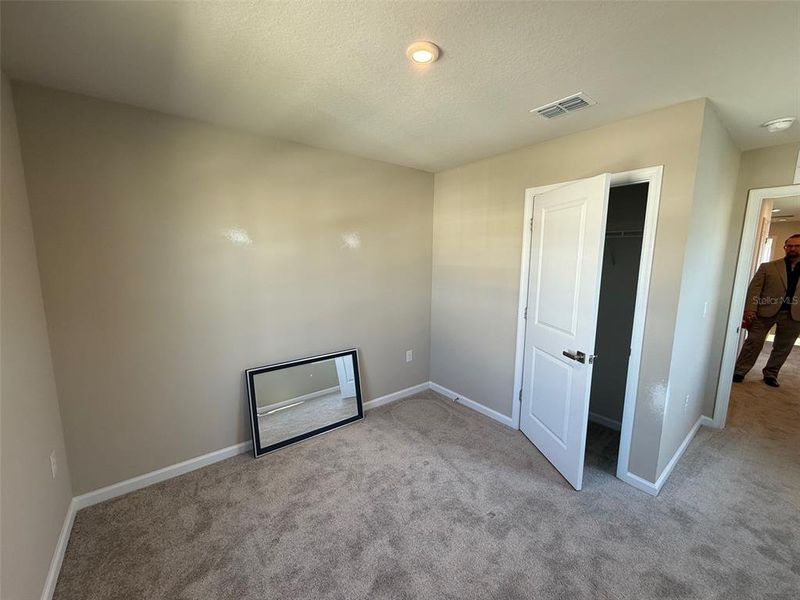 Spacious, unfurnished interior of a new home in , Lady Lake (Image 10).