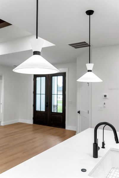 Spacious, unfurnished interior of a new home in , Venice (Image 29).