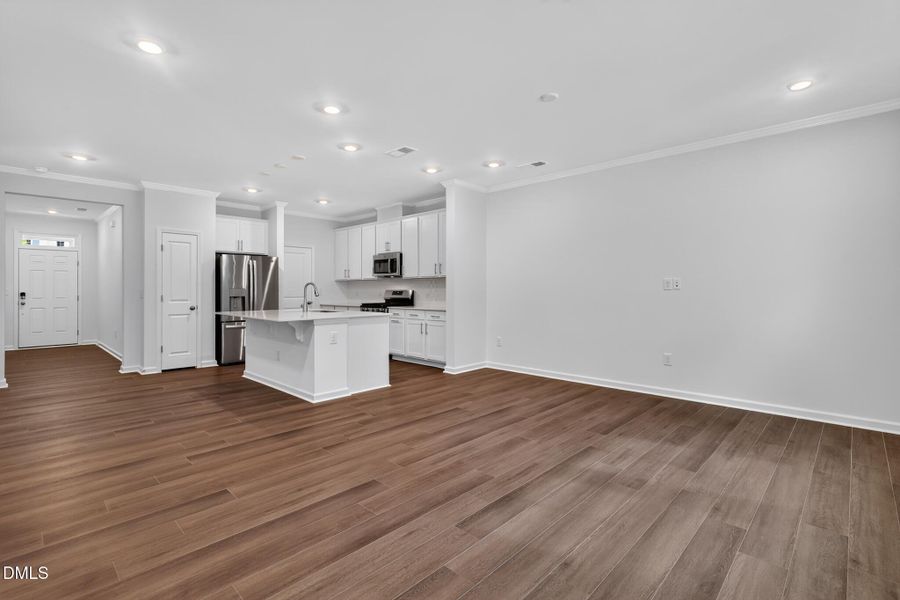 13_132_Tree_Moss_Ct-Living_room-_146