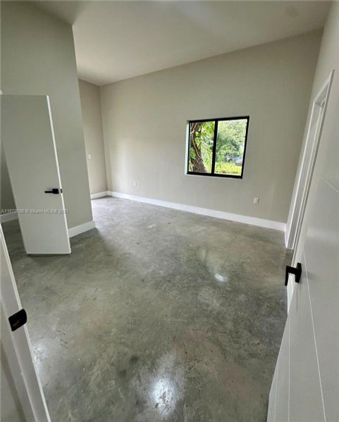 Spacious, unfurnished interior of a new home in , Miami (Image 49).