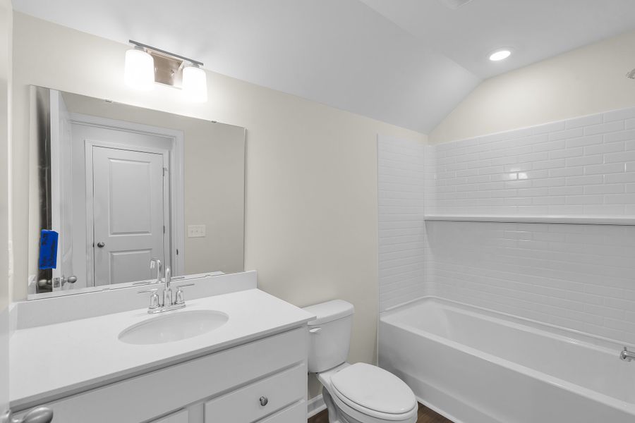 Representative furnished interior of a home built from the Glenwood II by Great Southern Homes in Bickley Station, Irmo (Image 8).