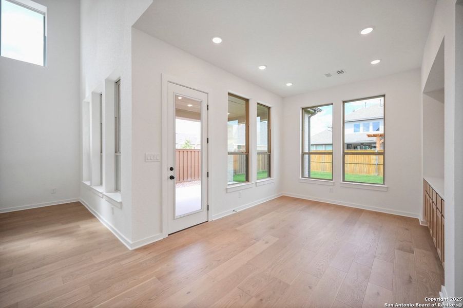 Spacious, unfurnished interior of a new home in , New Braunfels (Image 27). Spacious, unfurnished interior of a new home in , New Braunfels (Image 27).