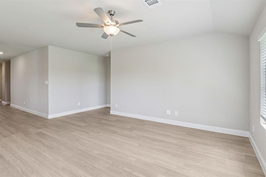 Photo is not of the actual home, but is an inspirational photo of builder’s model home and may depict options, furnishings, and/or decorator features that are not included. Photo is not of the actual home, but is an inspirational photo of builder’s model home and may depict options, furnishings, and/or decorator features that are not included.