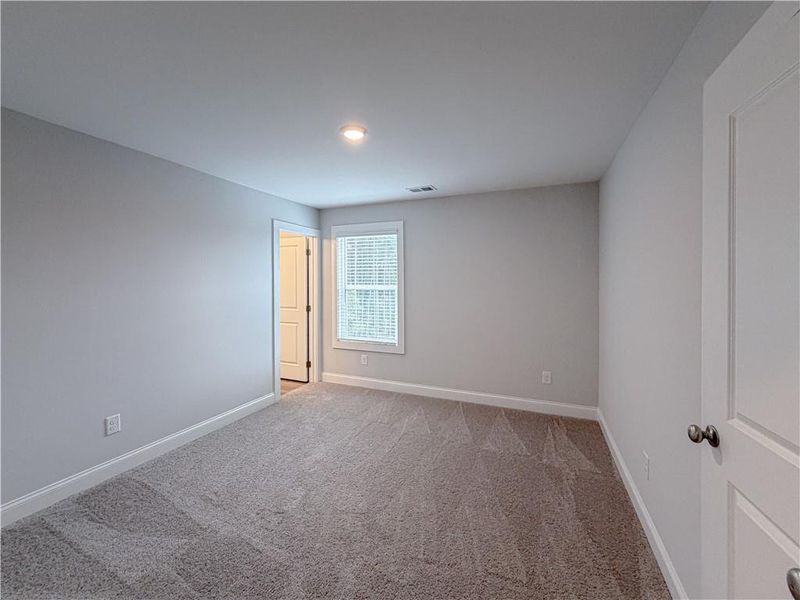 Spacious, unfurnished interior of a new home in , Dallas (Image 39).