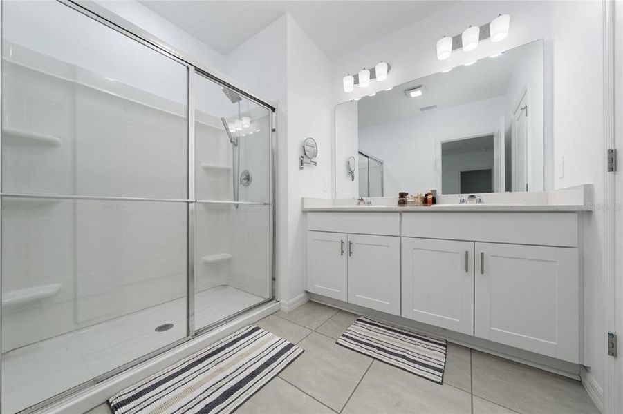 Furnished interior view inside a new home in , Kissimmee (Image 23).