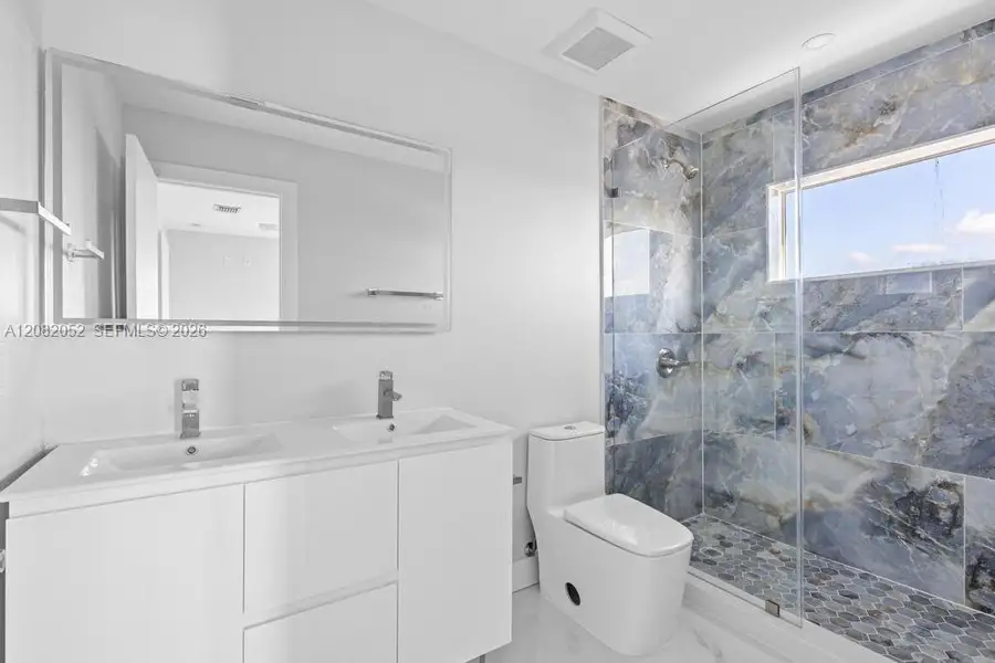 Furnished interior view inside a new home in , Big Pine Key (Image 4).