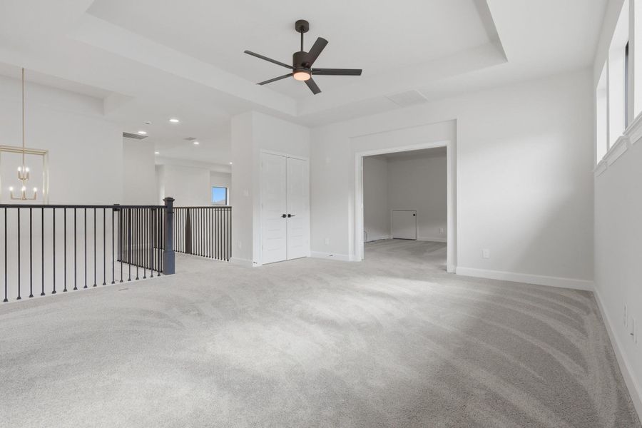 Spacious, unfurnished interior of a new home in Sienna, Missouri City (Image 44).