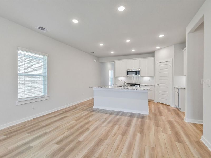 Spacious, unfurnished interior of a new home in Lakes at Black Oak, Magnolia (Image 16). Spacious, unfurnished interior of a new home in Lakes at Black Oak, Magnolia (Image 16).