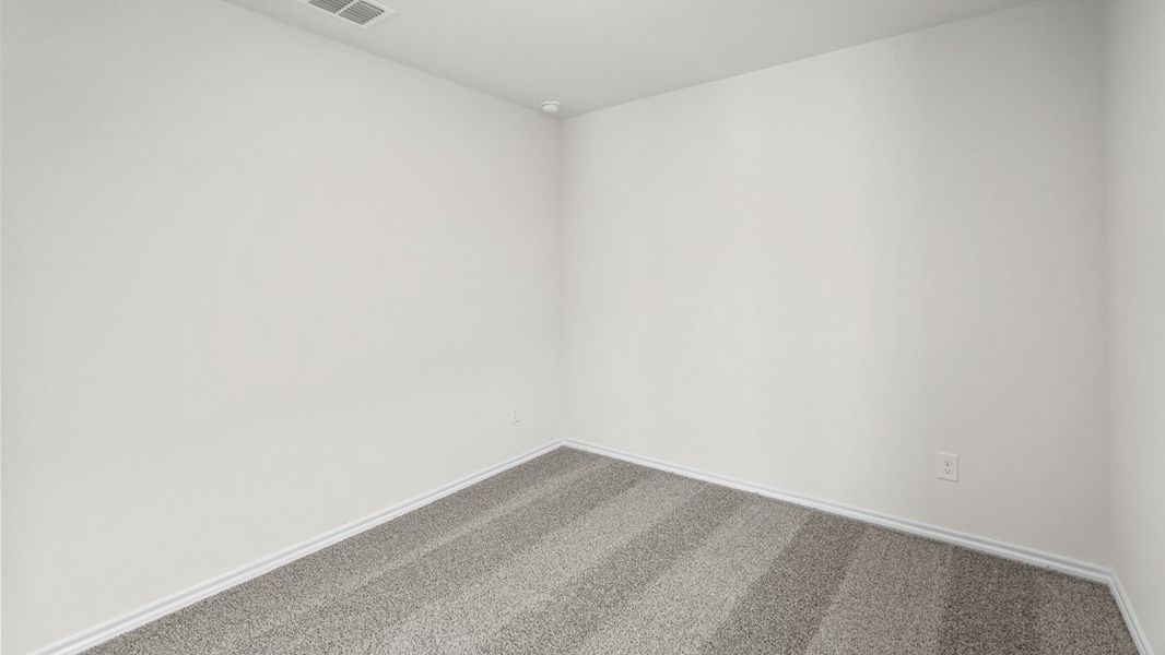 Spacious, unfurnished interior of a new home in Blaire Lake, Tyler (Image 26).
