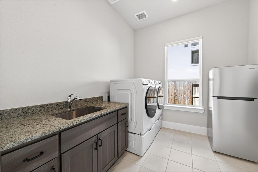 Furnished interior view inside a new home in , Missouri City (Image 45).