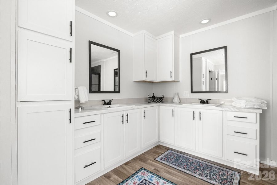 Primary Bathroom En-Suite