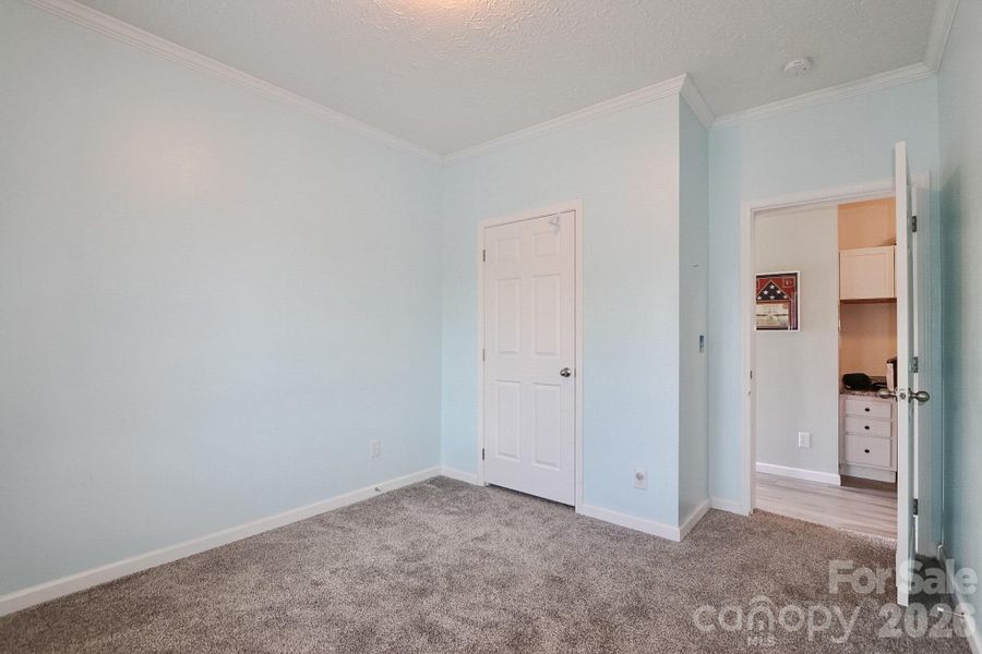 Spacious, unfurnished interior of a new home in , Shelby (Image 19).