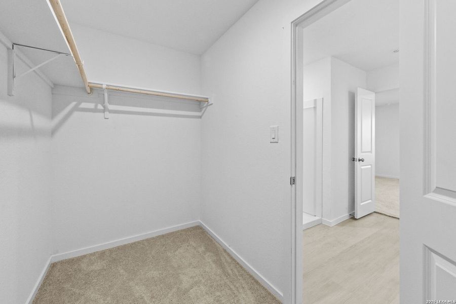 Spacious, unfurnished interior of a new home in Spring Grove, St. Hedwig (Image 26).