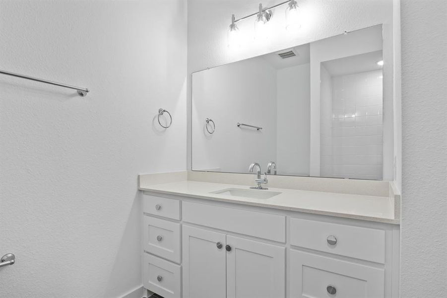 027-1422AzaleaDrive-Melissa-TX-75454-Bathroom3.jpg-FULL